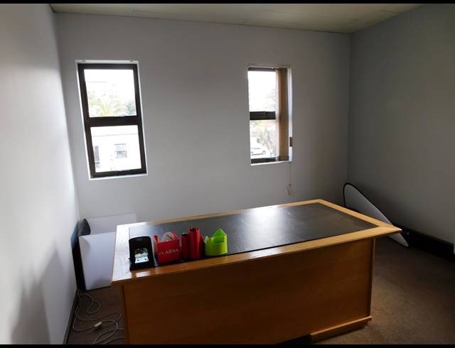 350M² OFFICE TO LET IN FERNDALE